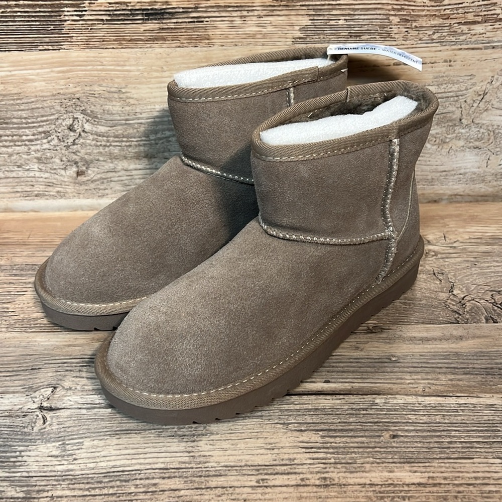 Cushionaire Hipster Cozy Ankle Boot in Taupe New!